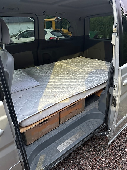 Mercedes-Benz Viano 7 of 8