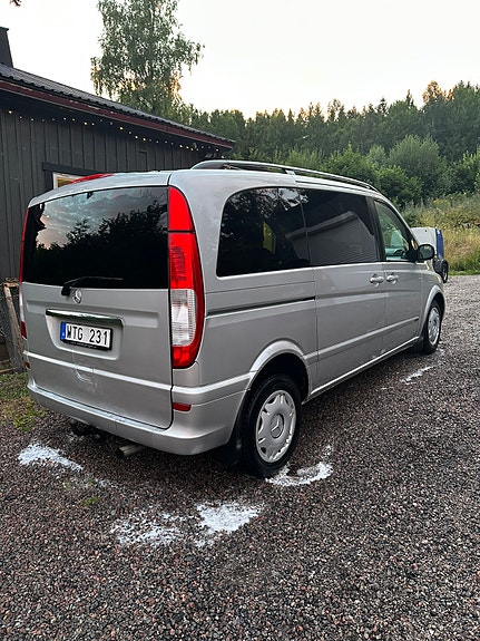 Mercedes-Benz Viano 2 of 5