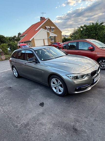BMW 318d 2 of 5