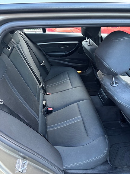 BMW 318d 6 of 9