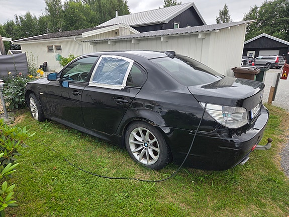 BMW 530d 3 of 5