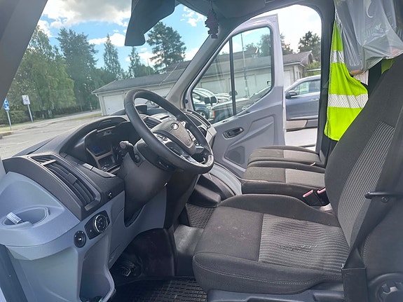 Ford Transit 4 of 5