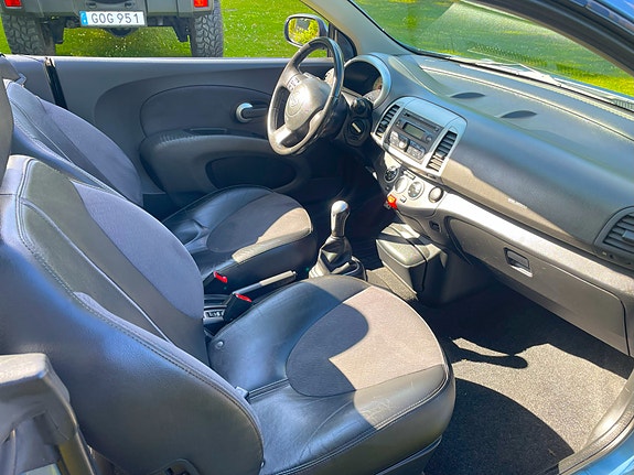 Nissan Micra C+C 2 of 5