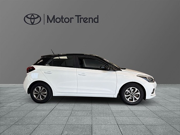 Hyundai i20 3 of 17