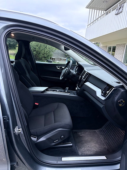 Volvo XC60 8 of 10