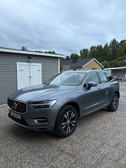 Volvo XC60 2 of 5