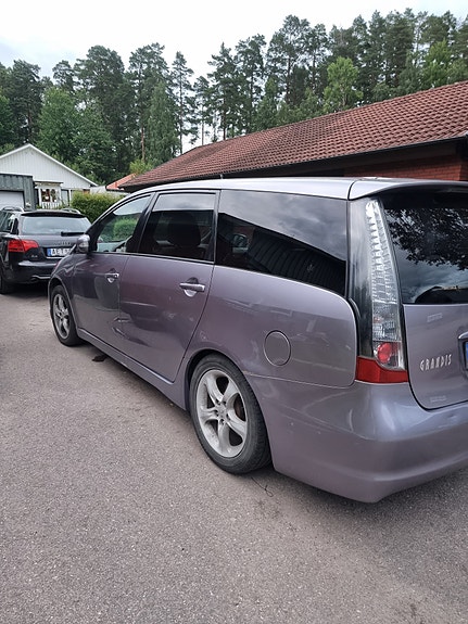 Mitsubishi Grandis 3 of 3