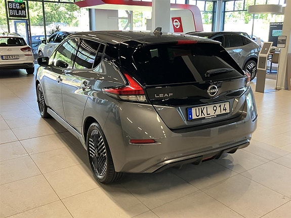 Nissan Leaf 3 of 5