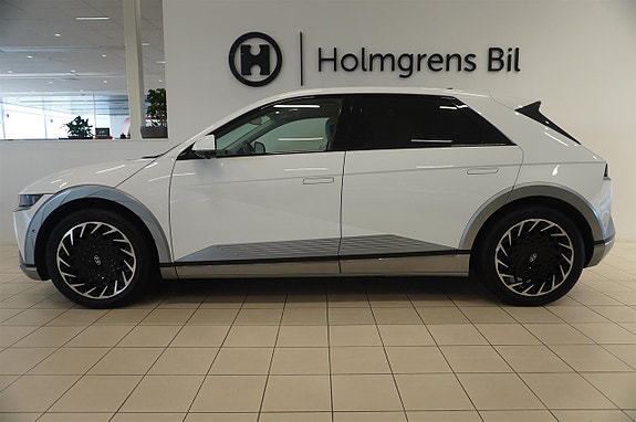 Hyundai IONIQ 3 of 5