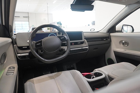 Hyundai IONIQ 8 of 13