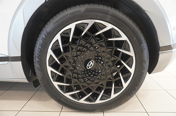Hyundai IONIQ 7 of 13