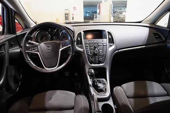 Opel Astra 10 of 12