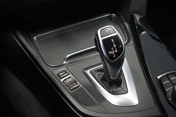 BMW 320d 9 of 17