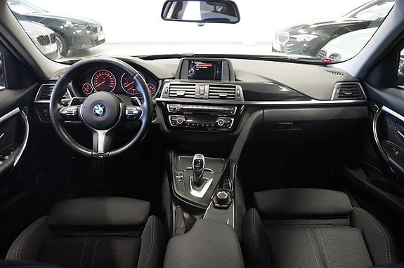 BMW 320d 8 of 17