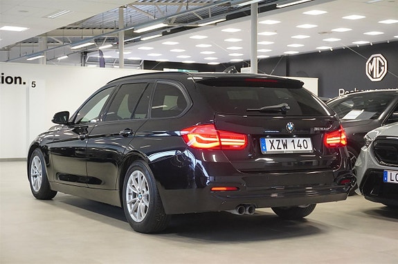 BMW 320d 2 of 17