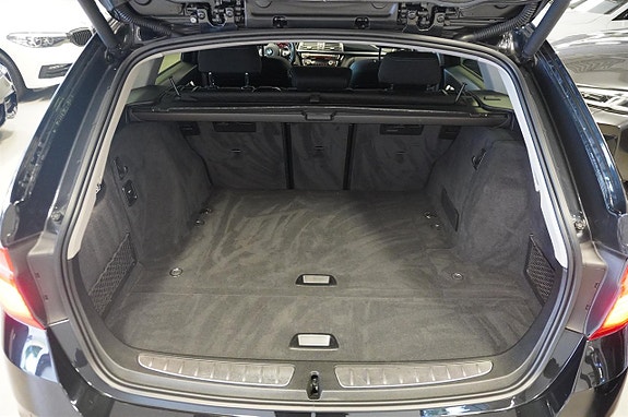 BMW 320d 16 of 17