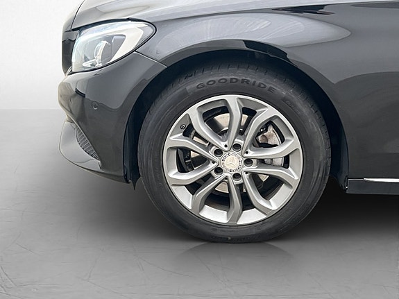 Mercedes-Benz C200 d 27 of 30