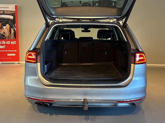 Volkswagen Passat 21 of 24