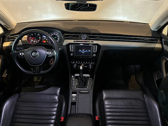Volkswagen Passat 19 of 24