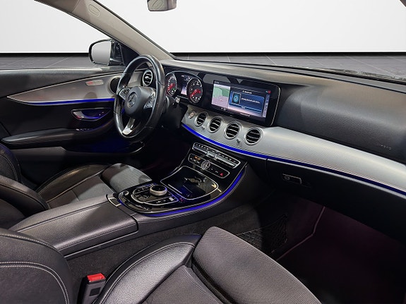 Mercedes-Benz E200 17 of 30
