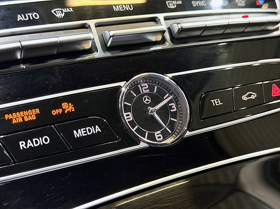 Mercedes-Benz E200 19 of 30