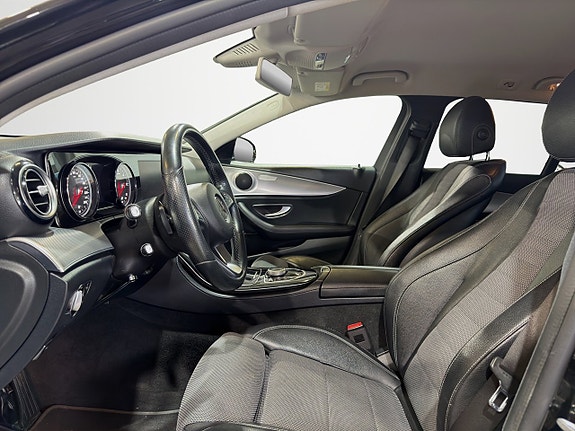 Mercedes-Benz E200 22 of 30