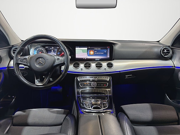 Mercedes-Benz E200 29 of 30