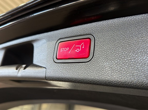 Mercedes-Benz E200 26 of 30