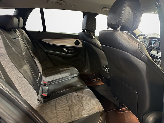 Mercedes-Benz E200 18 of 30