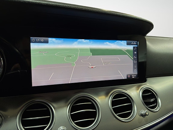 Mercedes-Benz E200 14 of 30