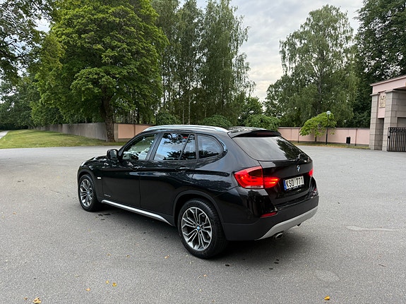 BMW X1 3 of 5