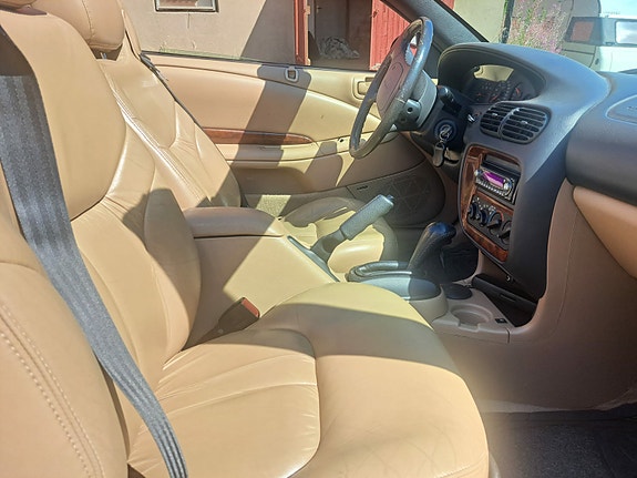 Chrysler Stratus 5 of 7