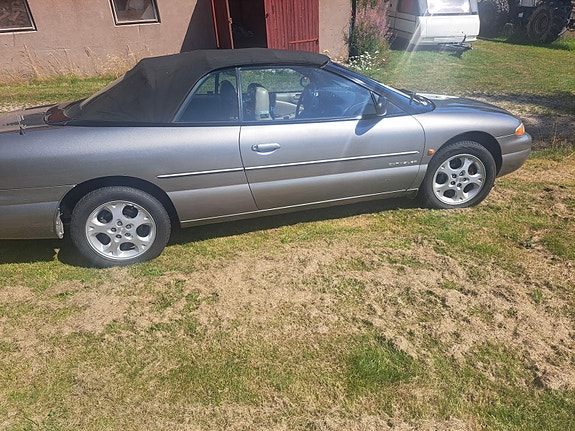 Chrysler Stratus 3 of 7