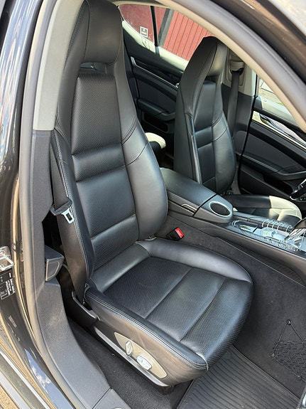 Porsche Panamera S 6 of 9