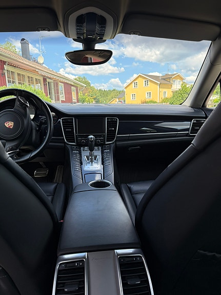 Porsche Panamera S 9 of 9