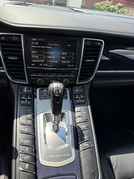 Porsche Panamera S 8 of 9