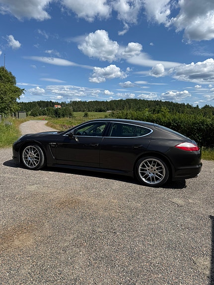 Porsche Panamera S 2 of 5