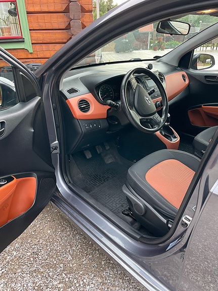 Hyundai i10 4 of 8