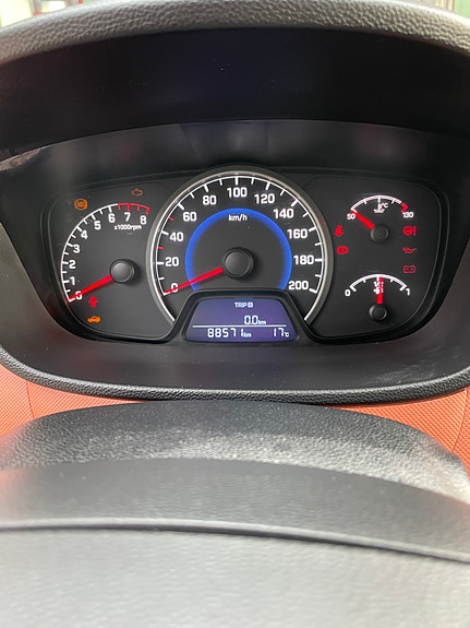 Hyundai i10 7 of 8