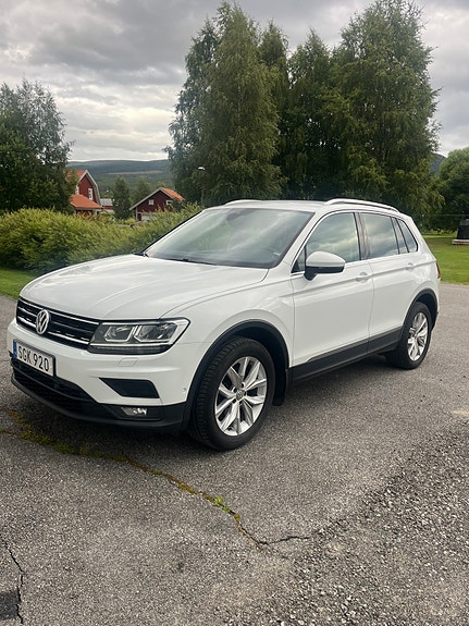 Volkswagen Tiguan 3 of 3