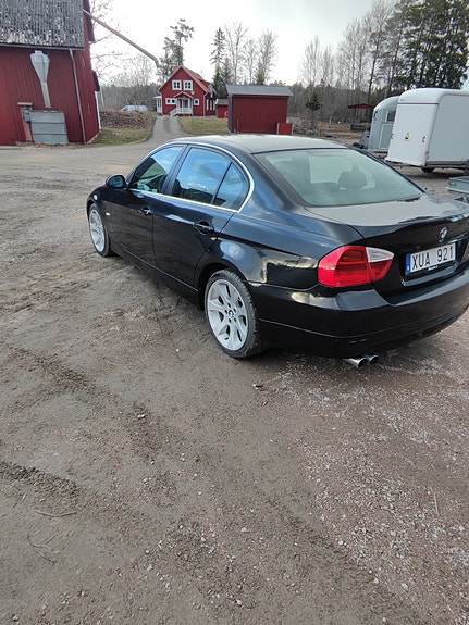 BMW 330Xi 5 of 5