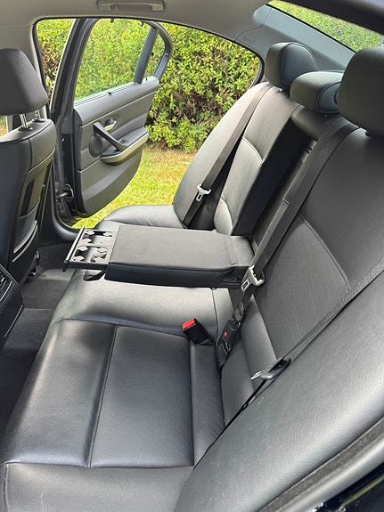 BMW 330Xi 9 of 15