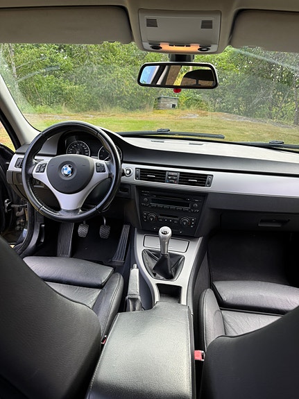 BMW 330Xi 11 of 15