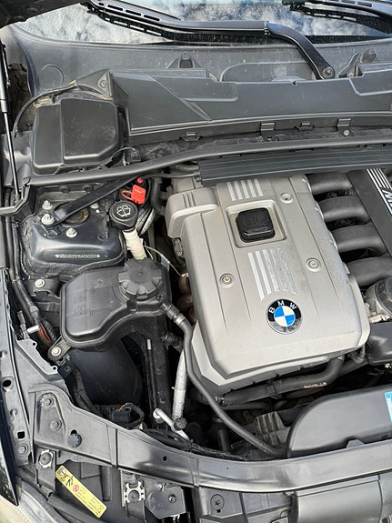 BMW 330Xi 14 of 15