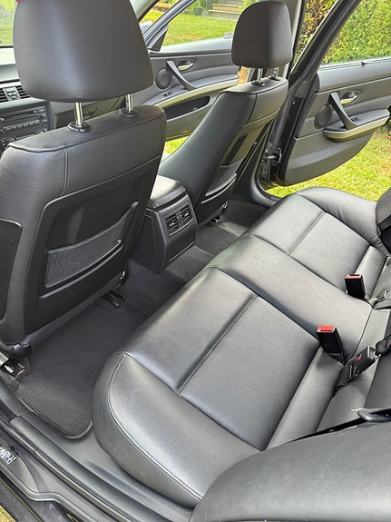 BMW 330Xi 8 of 15
