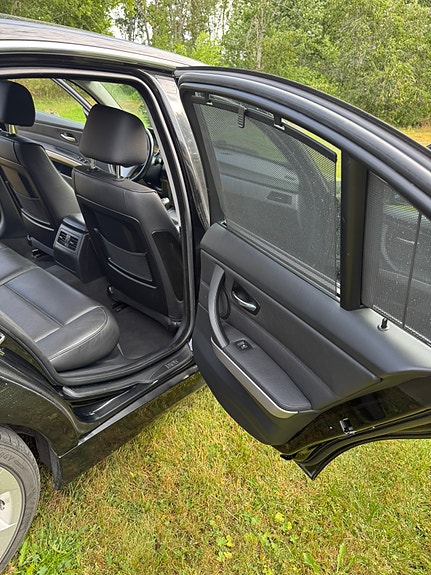 BMW 330Xi 10 of 15