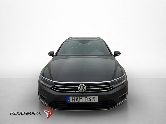 Volkswagen Passat 2 of 29