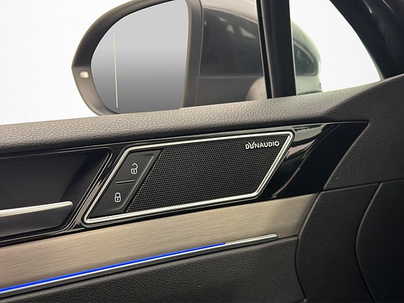 Volkswagen Passat 15 of 29