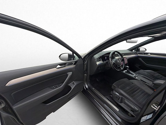 Volkswagen Passat 13 of 29