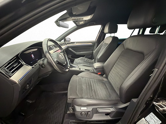 Volkswagen Passat 14 of 29